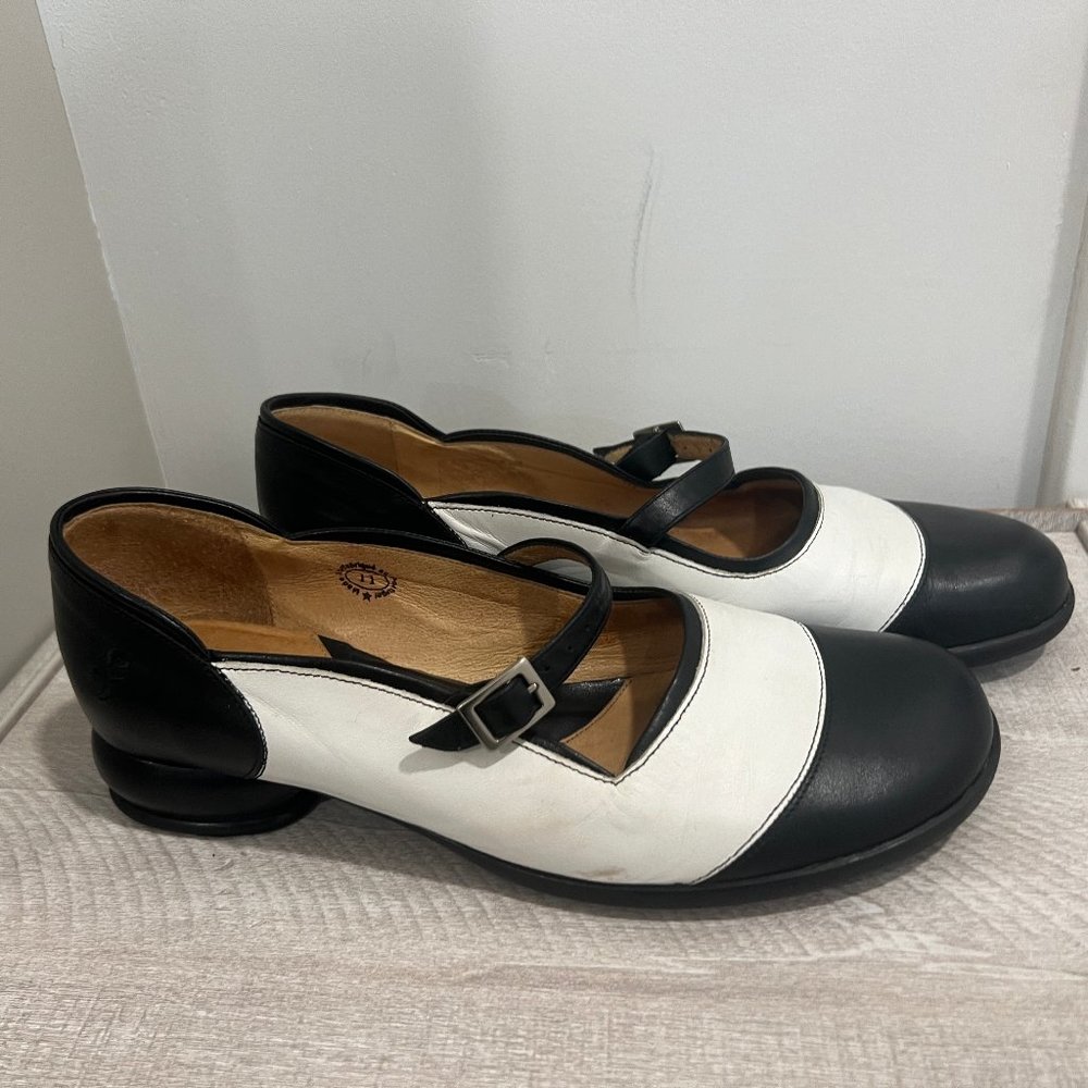 Fluevog, Fellowship "Sandra"